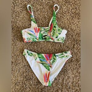 Small tropical textured 2-piece bikini top and bottom set